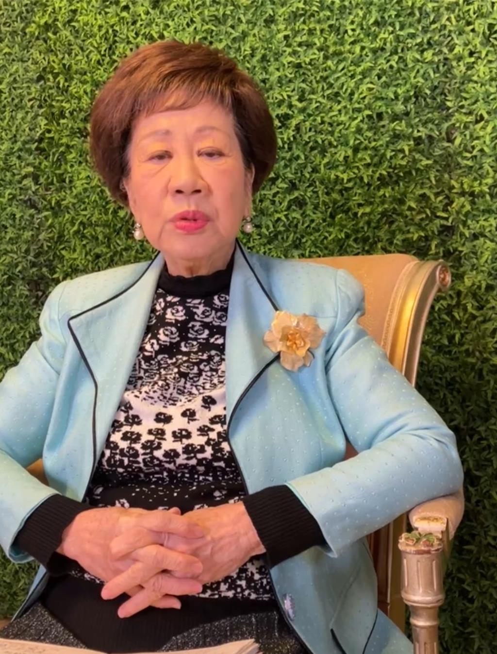 “祖母绿”确实敢说！前台湾地区副领导人吕秀莲今天在社交平台上直播时直言，美国势力