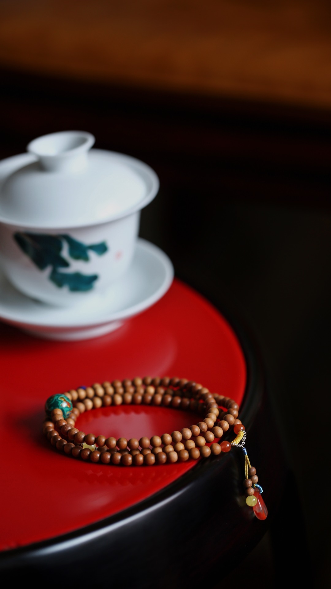 老山檀香原创【向莞】5mm126颗老山色泽搭配各色珠宝，呈现中国传统配色之精妙，