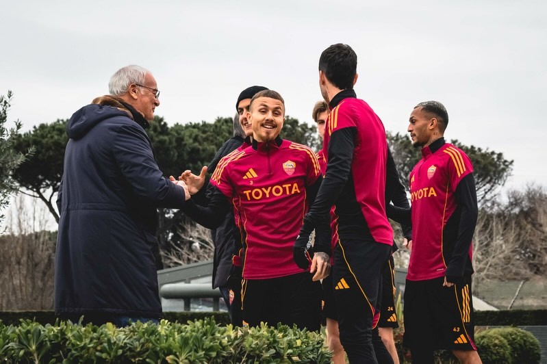 安赫利尼奥也接近复出了，他今天更了一条参加训练的ins，妻子Rocio Gali