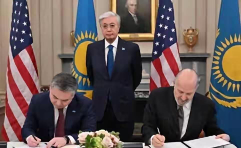 哈萨克斯坦2000万吨稀土转卖美日，中方出口新规一出，哈方措手不及