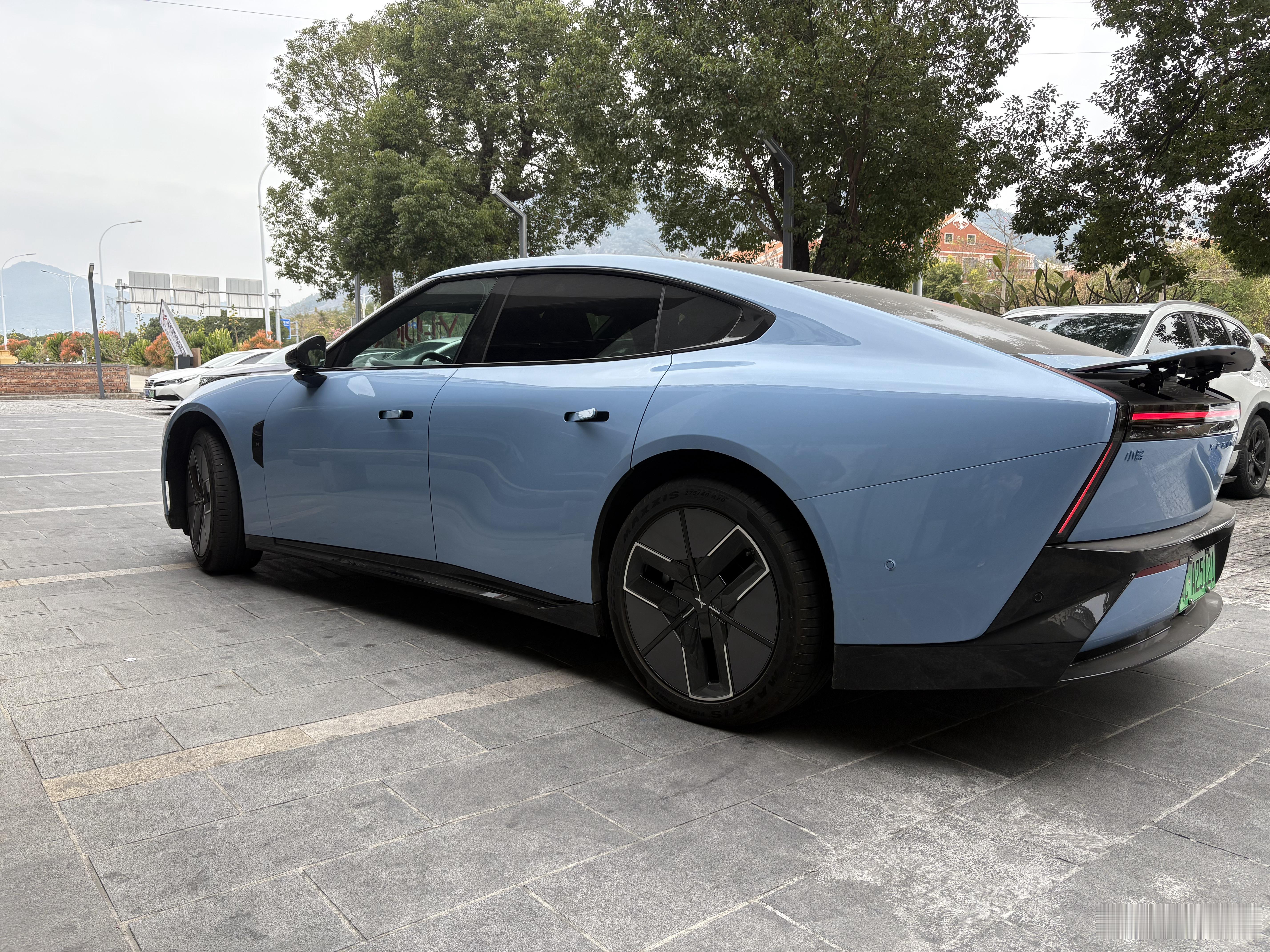 怎一个帅字了得……凭啥这台车不给我们开？我得暗中图谋一下，开不上P7这趟泉州是白