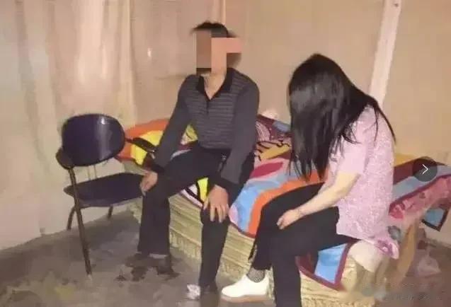 一起特殊的嫖娼案件引起了广泛关注。据悉，一名男子因涉嫌隔空嫖娼被警方拘留。此案引