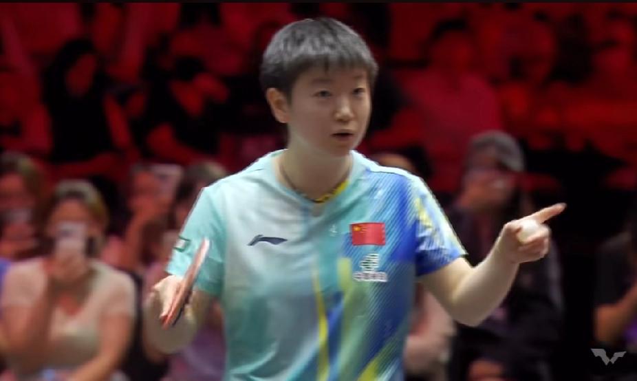 格局拉满！孙颖莎这波操作太圈粉了❤️
 
WTT新加坡大满贯女单赛场，孙颖莎3-