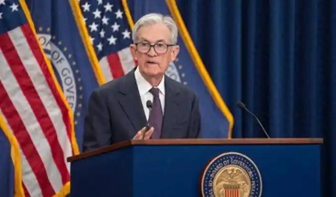 美联储深夜“宣战”，特朗普连续2次被背刺，美元美股双双遇冷
 
美联储最新议息会