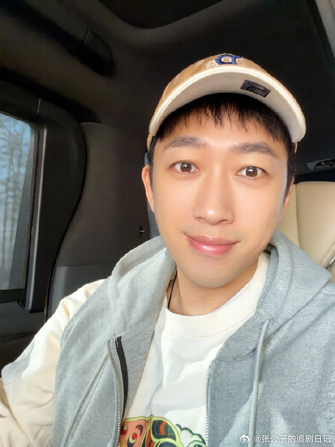 于正谈影视圈AI化于正说AI再好也要有好内容支撑AI再厉害，也撑不起烂剧本。与其