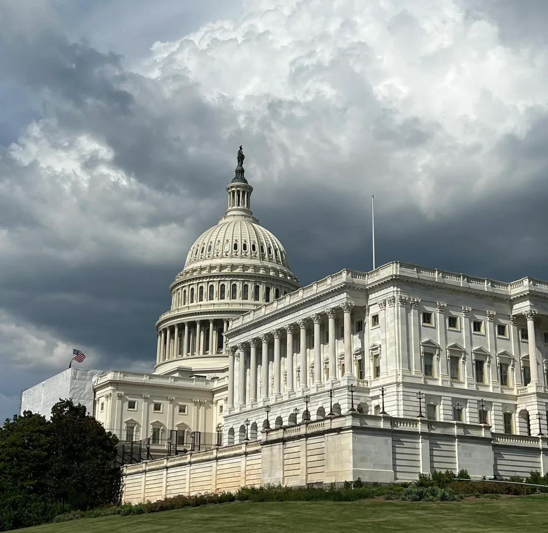 美国4日发布最新报告：“不允许任何国家过于强大，以至于能够威胁美国利益。”这是想