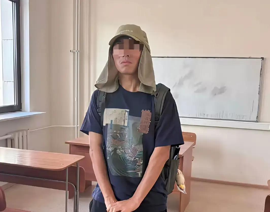 陈宇昕已经被开除遣返回国，等待他的将是黑暗的未来。

一是辍学在家，国内暂时很难