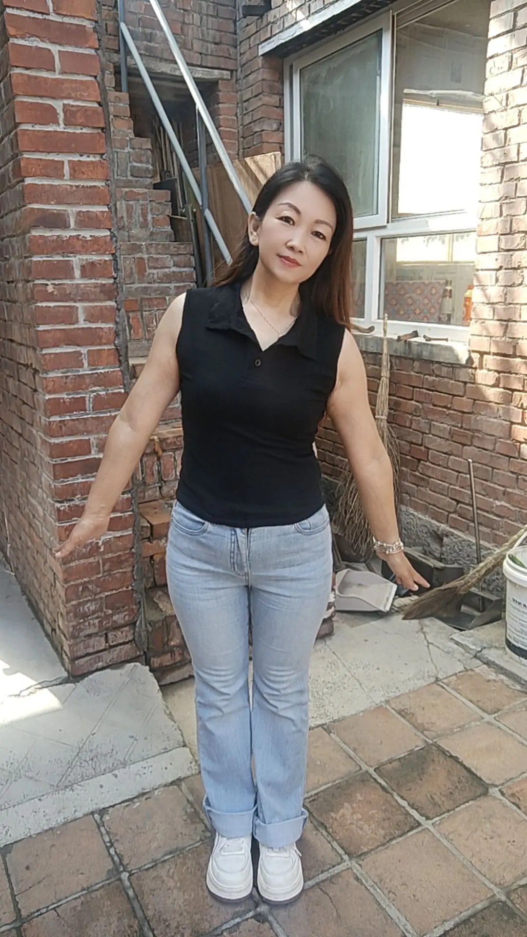 “人生最大的遗憾，不是失去谁，而是渐渐失去了曾经满怀期待的自己……”