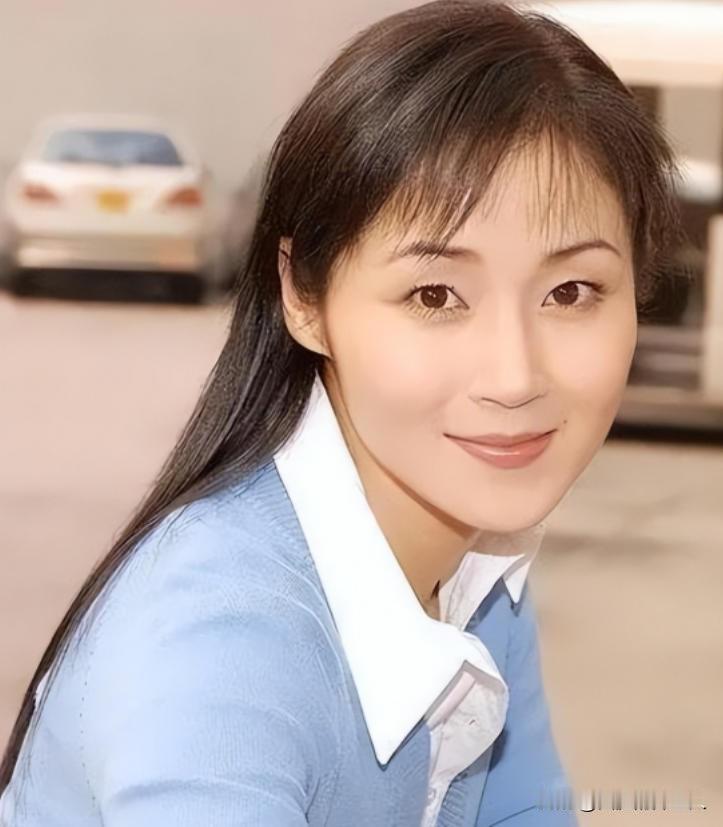 1994年，梁静慈和甄子丹离婚后没多久，发现自己怀孕了。她执意生下来，并且提出复