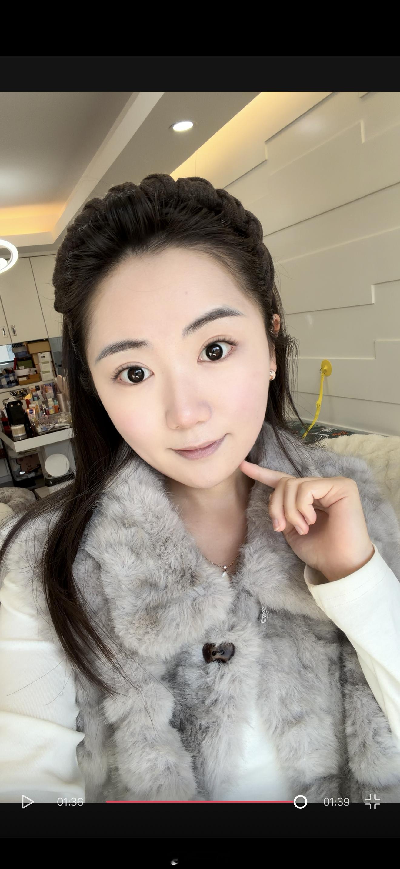 像我们这种不爱化妆，讨厌卸妆的真的离不开素颜霜好多姊妹都觉得我素颜皮肤状态好其实