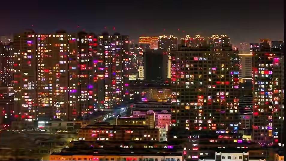 完整榜单
媒体：山西让传统年味重回城市夜空

当现代化的霓虹灯逐渐吞噬了城市的夜