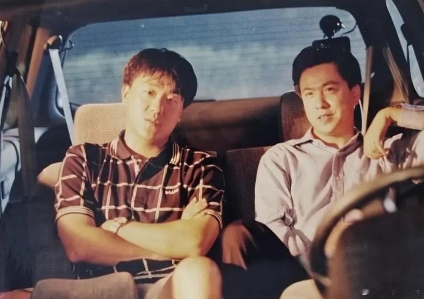 华谊兄弟被申请破产？得，我家附近那影院看来也快歇了。 