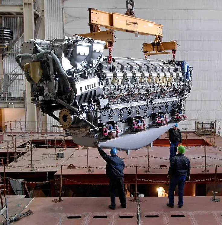 工业机械的美:舰船发动机