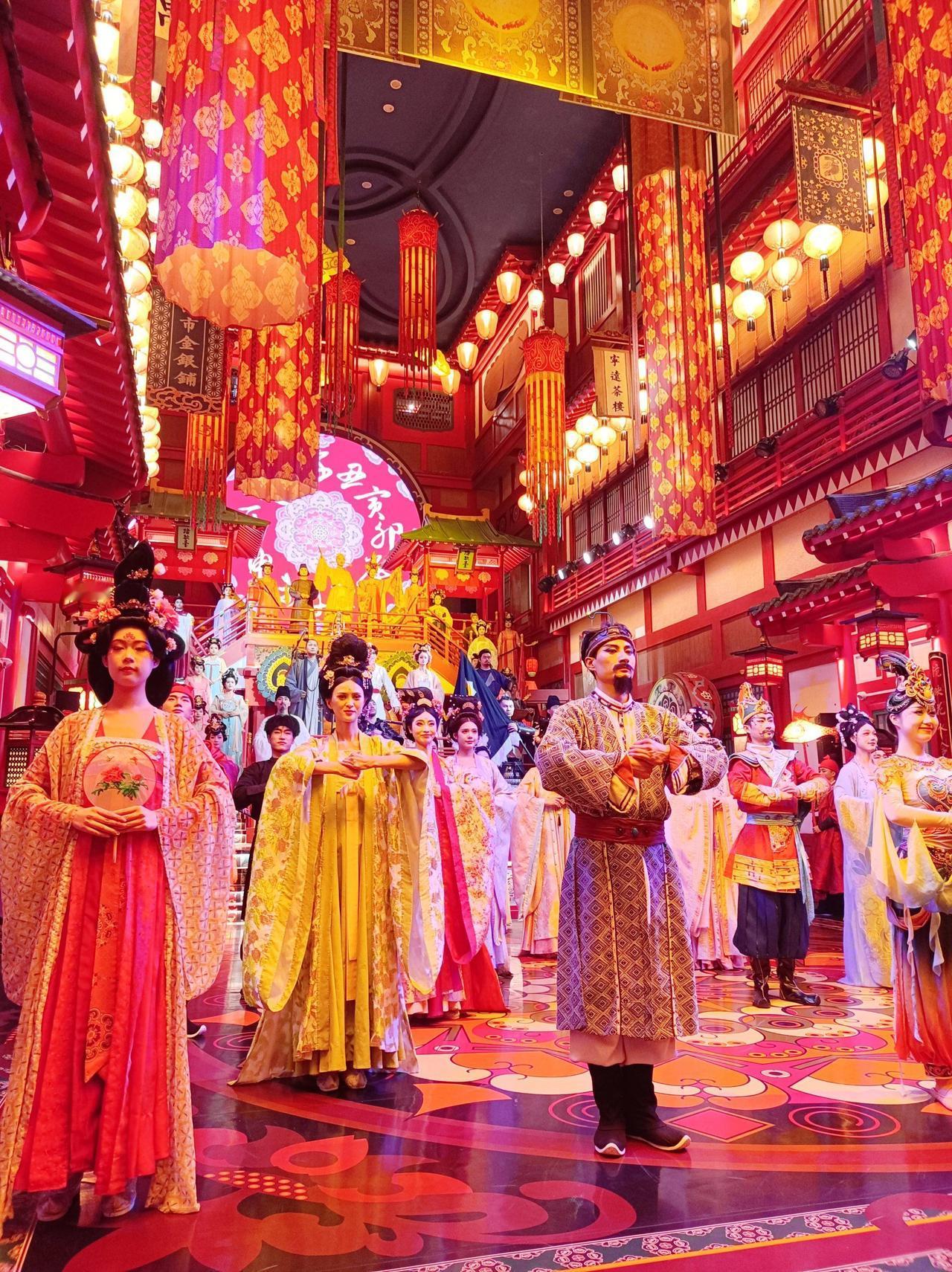 越混乱的年代，上层的生活越奢靡——

《资治通鉴·卷二五一　唐纪六十七》载：　