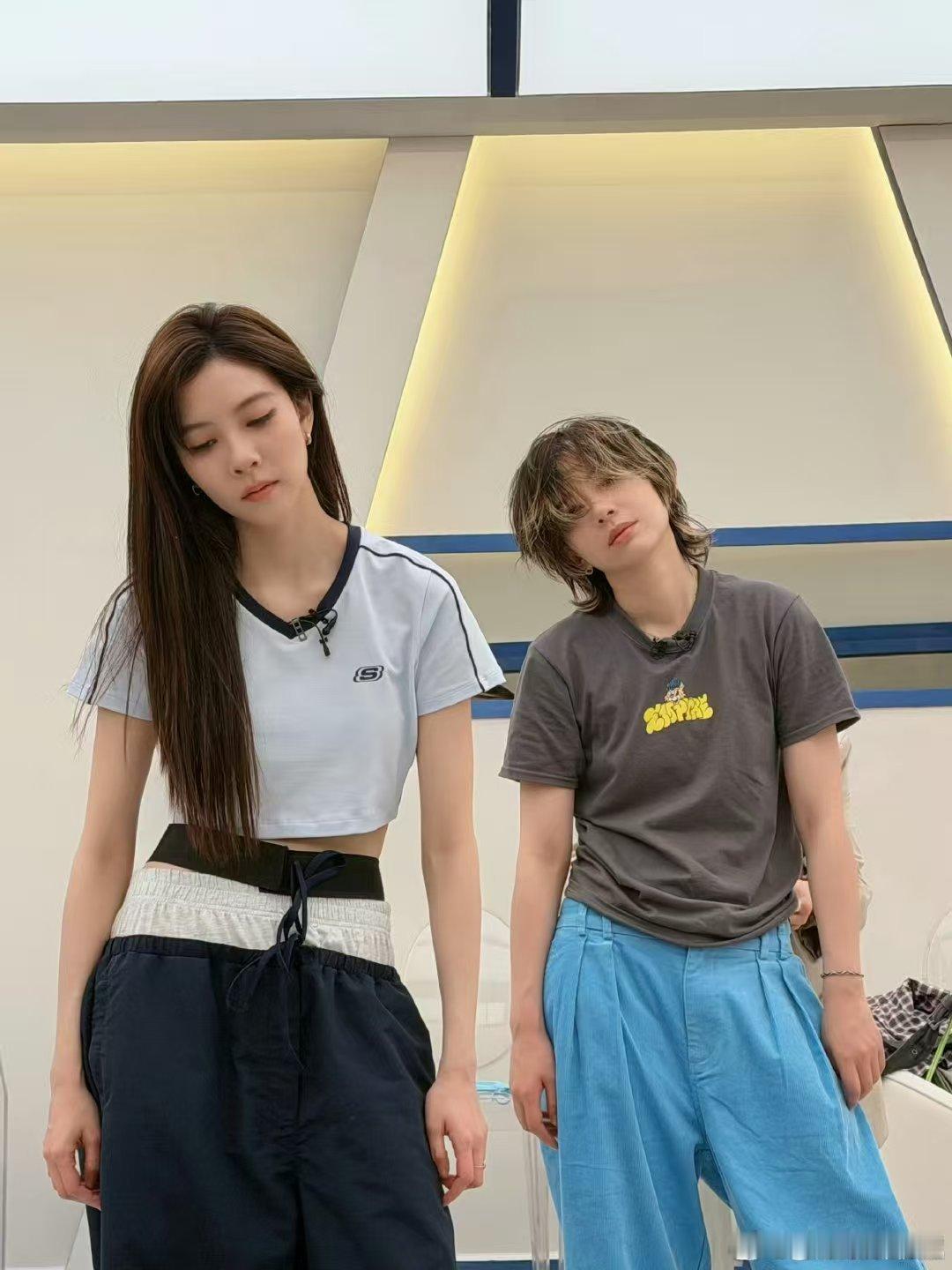 李斯丹妮认脸游戏玩成谁是卧底 乘风师姐火锅局 李斯丹妮凭一己之力带偏全场，乘风师