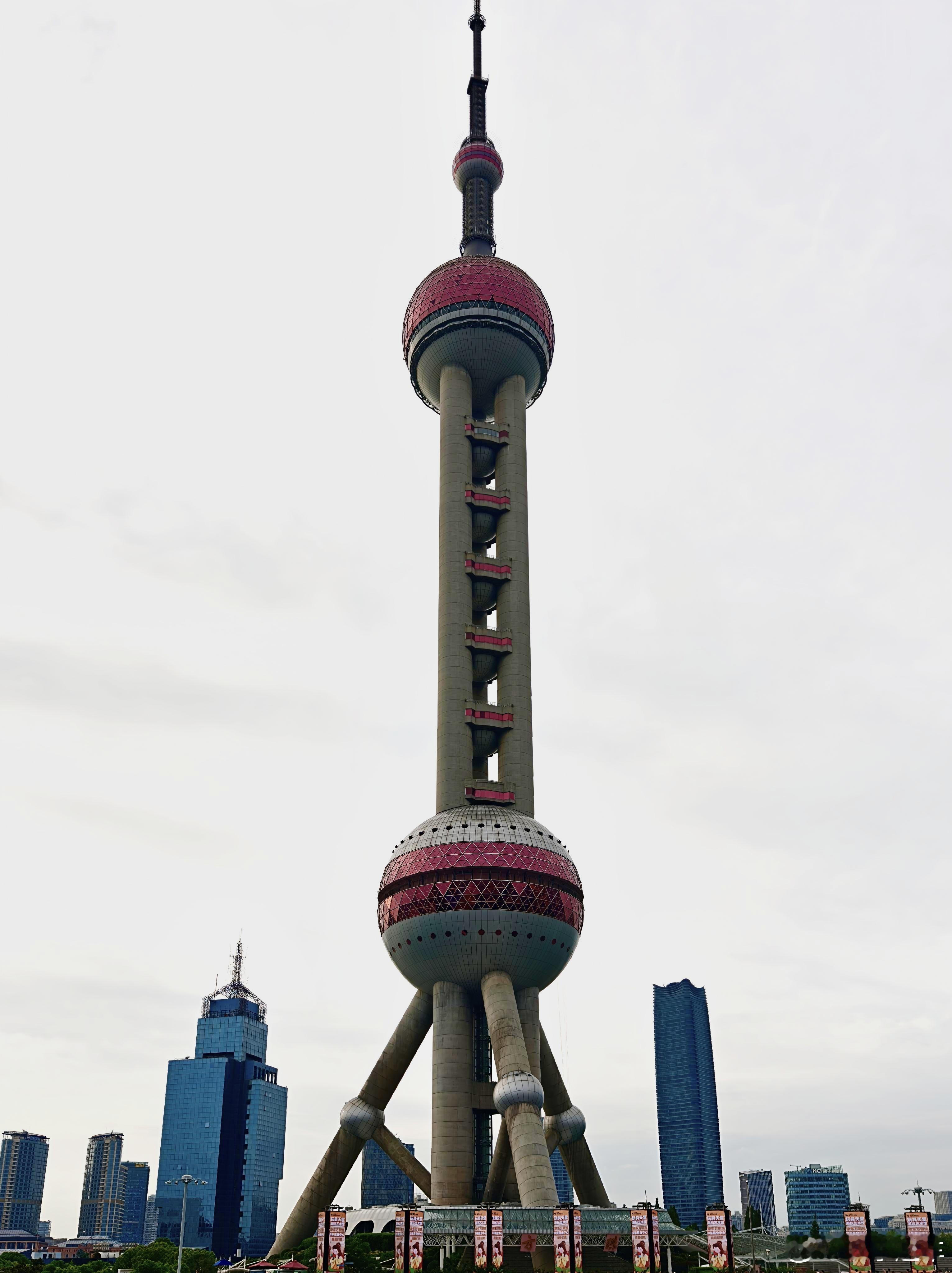 来沪简单吃点，主要别被激光攻击了就好[doge] ​​​