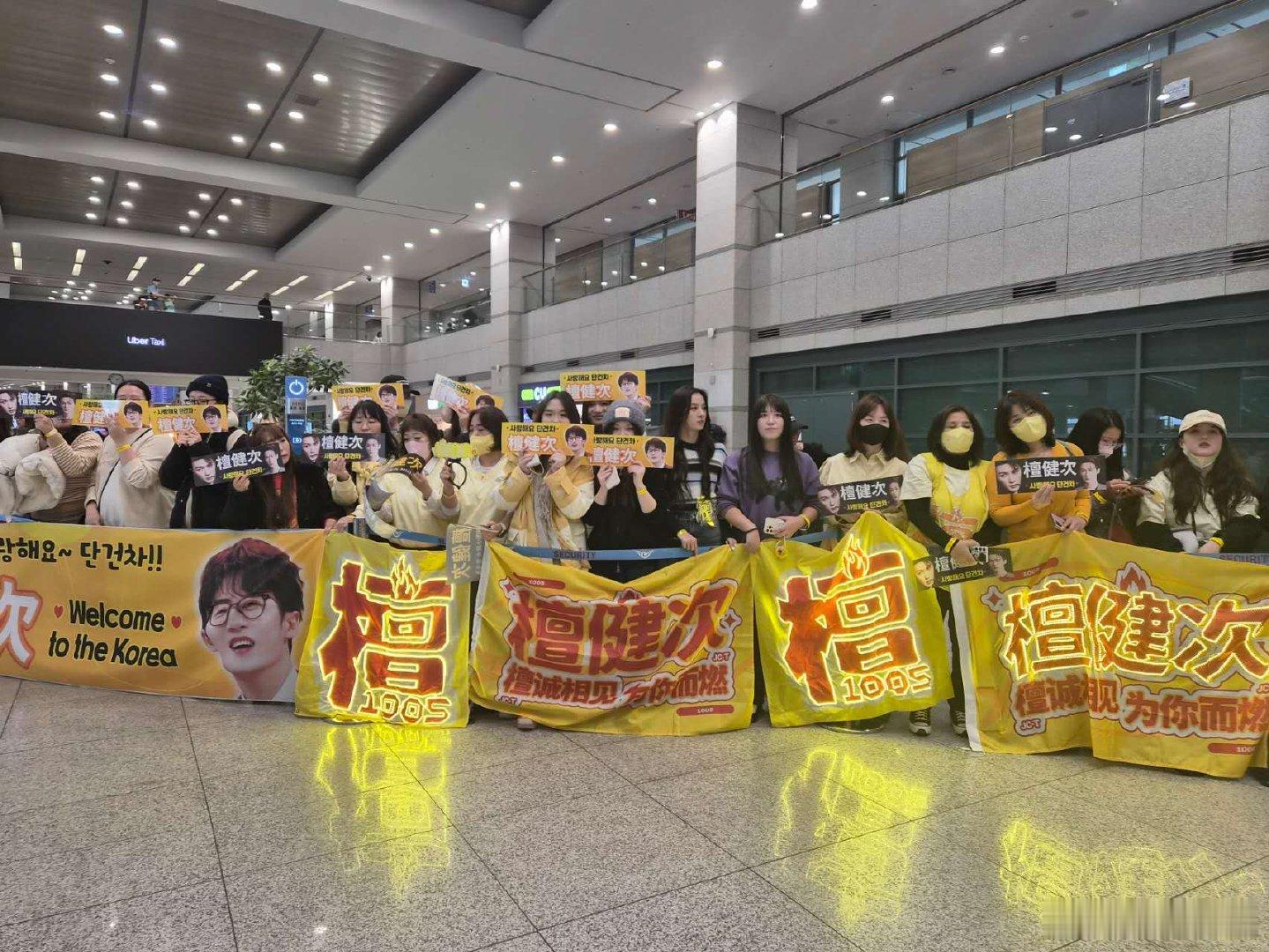 檀健次韩国人气檀健次韩国线下人气檀健次在韩国的高人气是他个人努力和时代机遇相结合