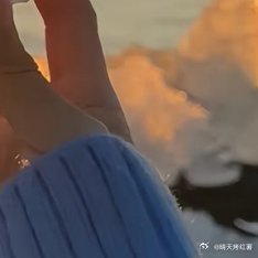 我是个干净的人，既没有恋爱的酸臭，也没有金钱的铜臭壁纸壁纸手机壁纸高清壁纸无水印
