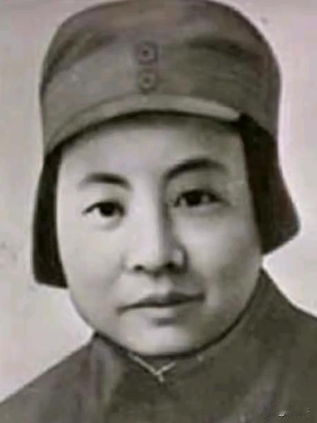 1941年1月，女机要员施奇不幸落入敌人手中，经历惨绝人寰的折磨后，敌人将施奇活
