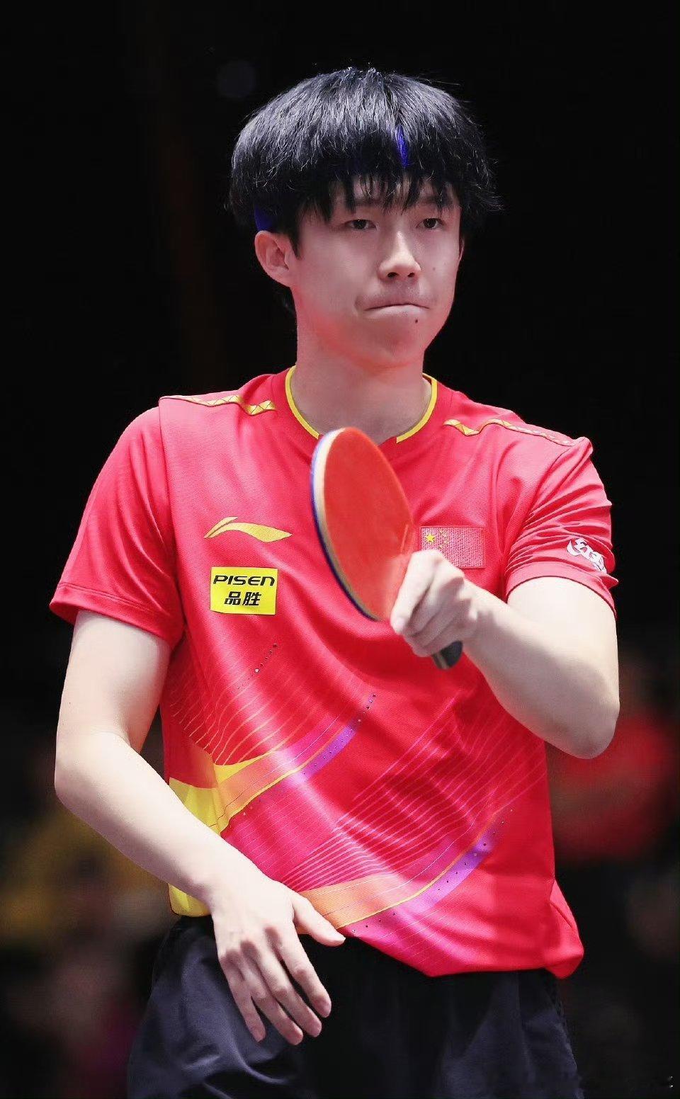 王楚钦[超话]  王楚钦加油 🦁  王楚钦  金蛇添福迎新年 在物欲横流的当下