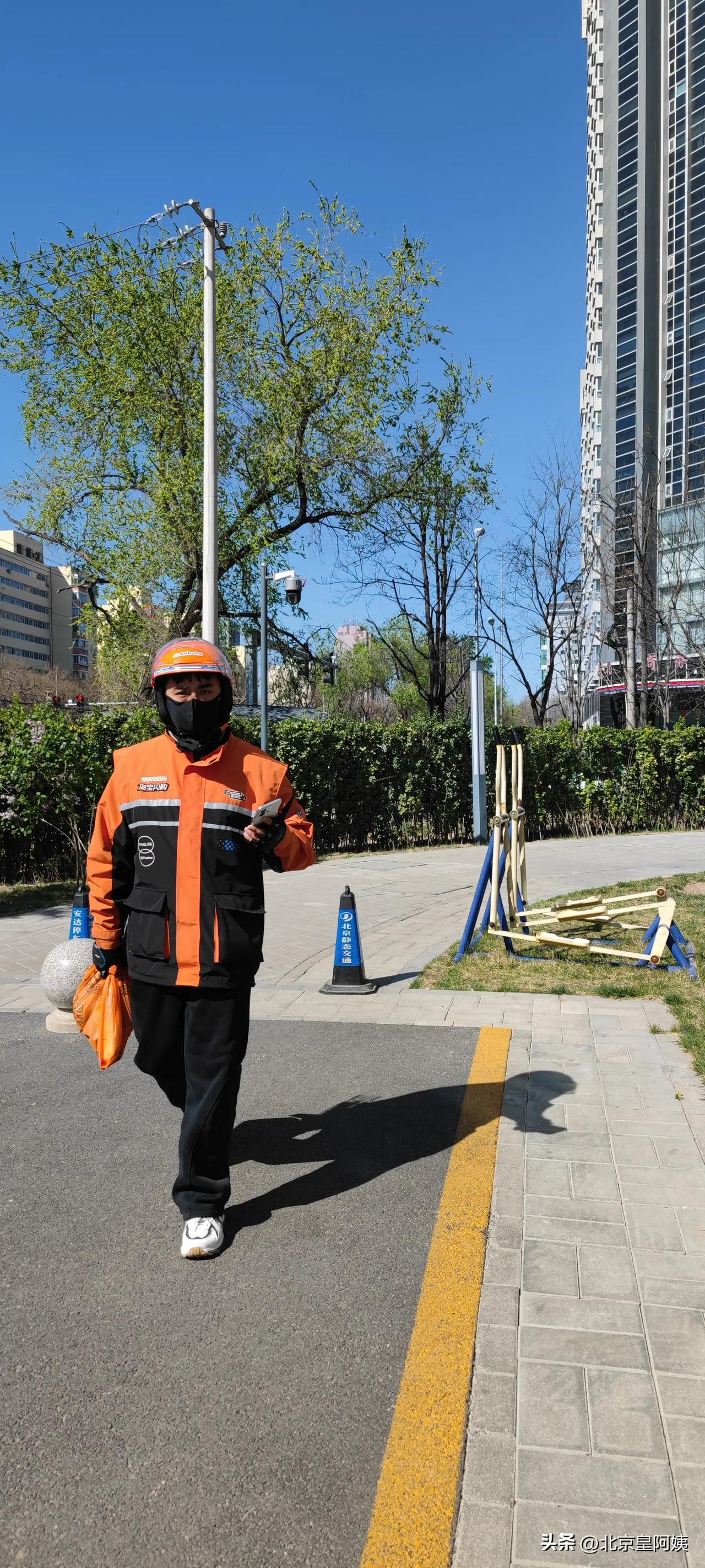 外卖严重超时，你会原谅骑手吗骑手也不低人一等,凭什么晚一会儿就不能谅解？订外卖的