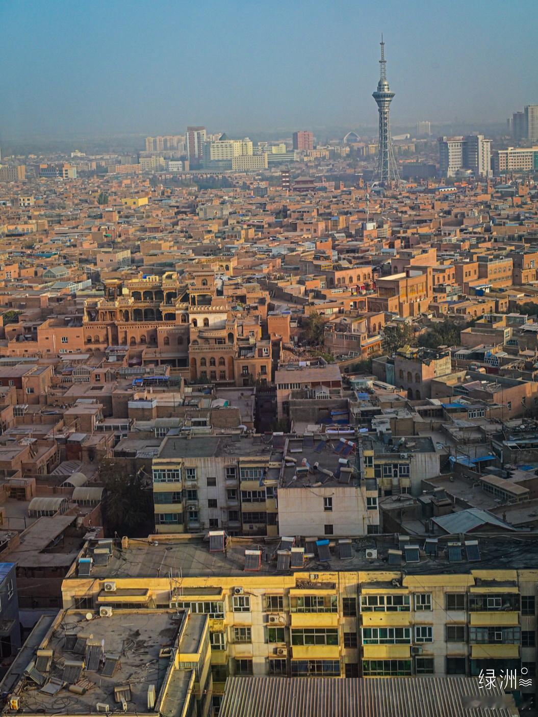 古城俯瞰 只有几个酒店可以俯瞰喀什古城#大美新疆#  