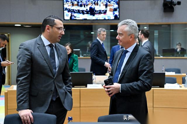 真是活久见！斯洛伐克这次在布鲁塞尔玩了一把“自杀式”豪赌。他们竟然想拿2670人