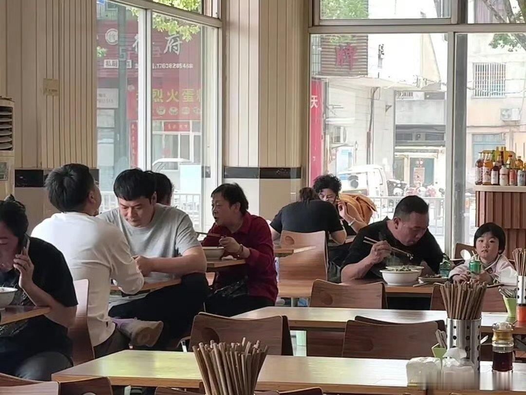 【正宗三代人传承的这一碗台州老味道火到全国了 】近日，台州椒江马路桥姜汤面荣登2