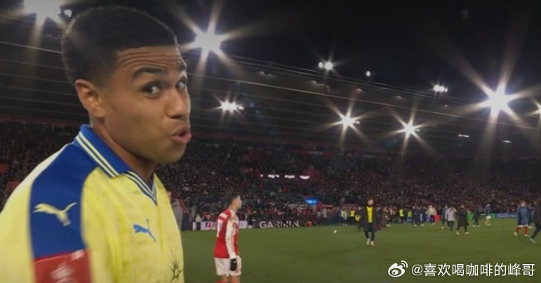 本轮足总杯焦点战，阿森纳爆冷1-2不敌南安普顿。作为知名阿森纳拥趸，名嘴摩根在足