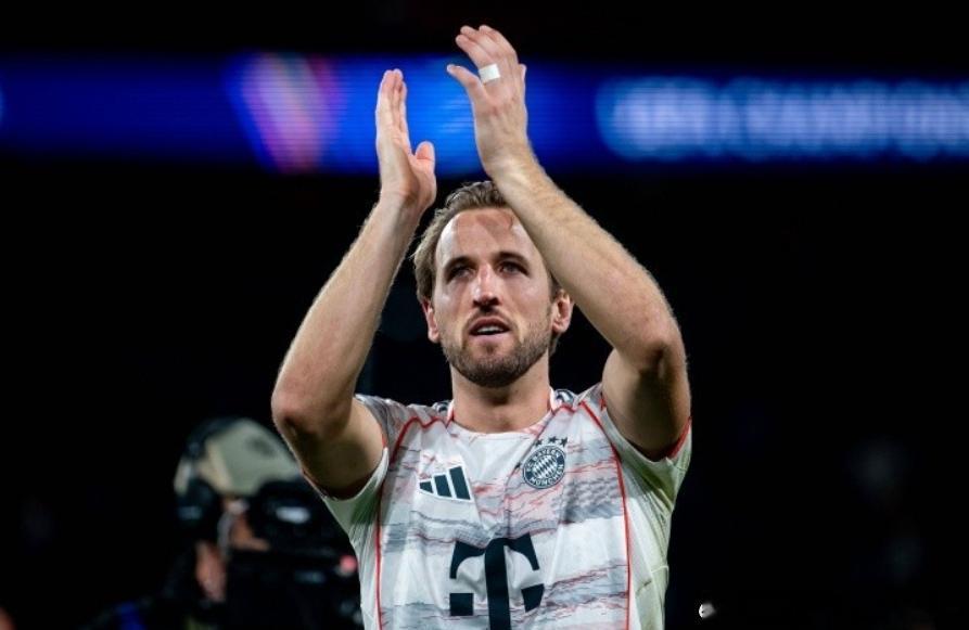 数据显示，凯恩进球加上助攻，近3个赛季直接参与101球位列五大联赛第一。凯恩以直