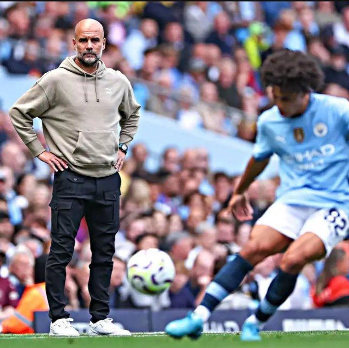 英超第8轮，曼城客场对阵狼队，19岁曼城后卫里科-刘易斯首发出战，成为首位在瓜迪