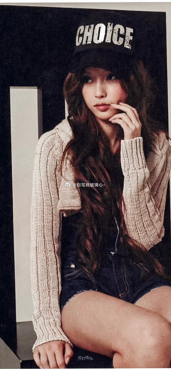 angelababy angelababy君绮罗“我野蛮生长，没能成为自己的月亮