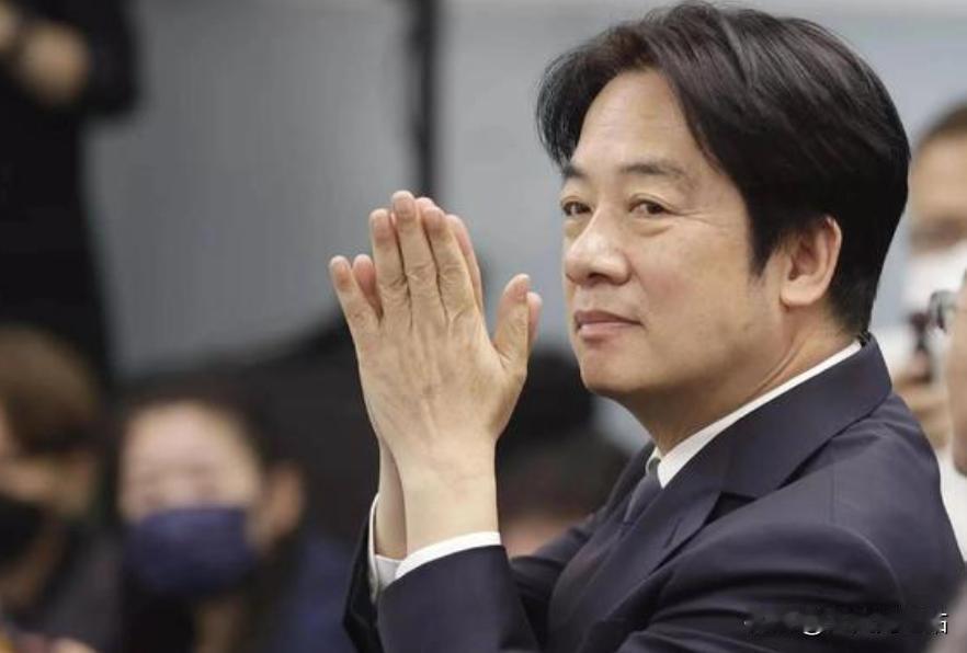 赖清德“台独”玩火一年！民调暴跌53%历史低谷，两条路结局曝光。

2025年6