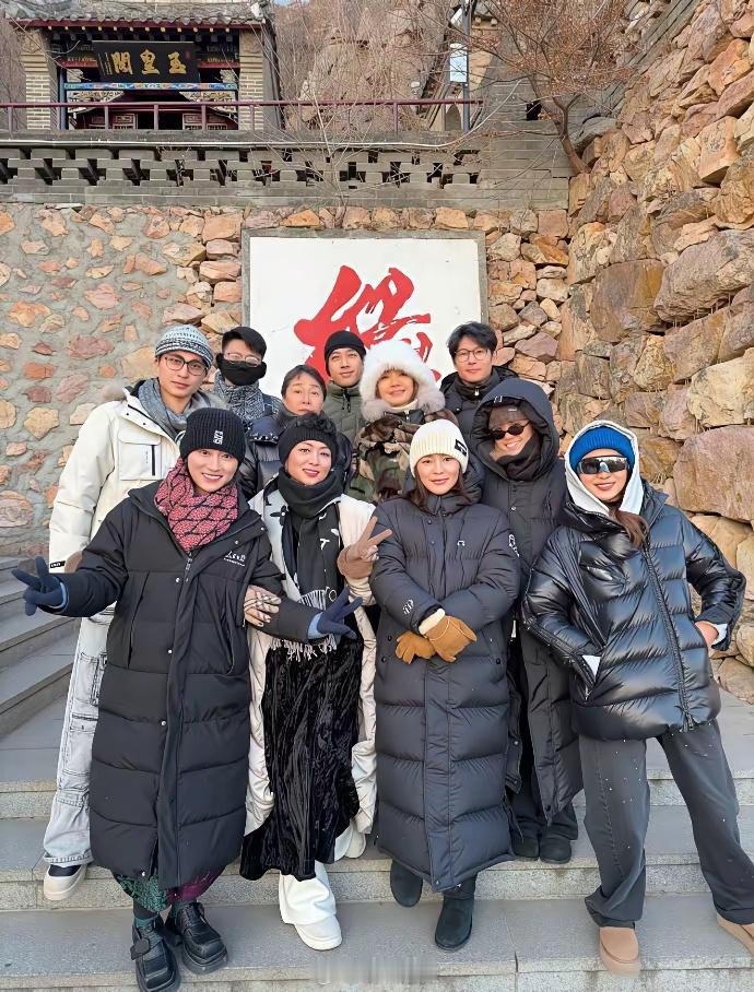 于正回应明星扎堆前往大孤山！2月10日，于正发文称自己去了大孤山，他坦言，“我极