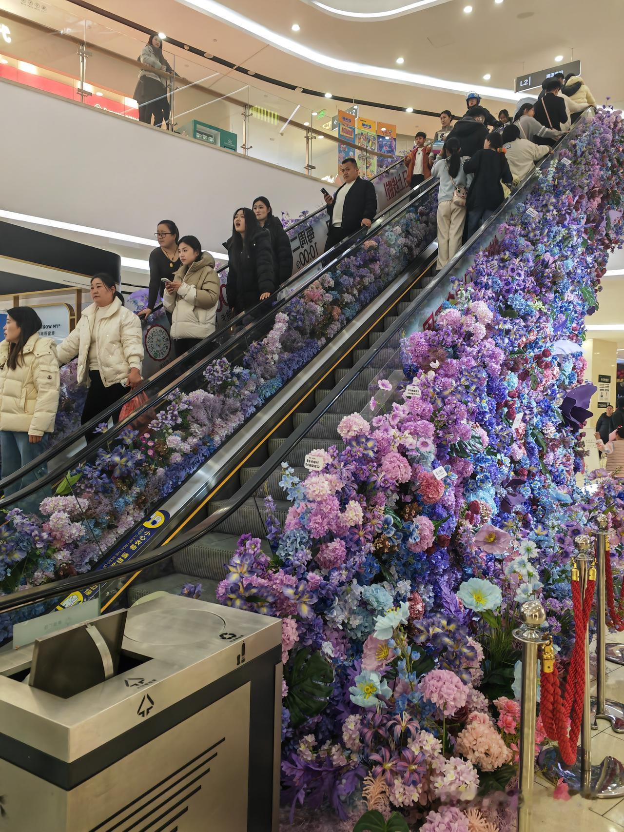 新年第一天，逛街逛到腿软，收获也是满满，累并快乐着的一天。
儿子一家昨天出去跨年