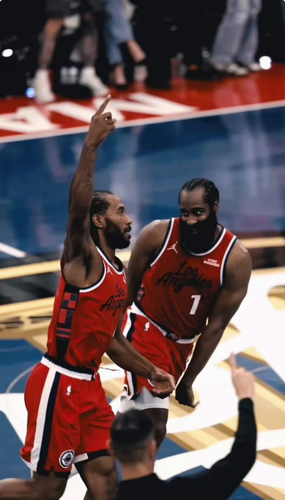 小卡今日55分也追平了哈登保持的快船队史单场得分纪录！活塞vs快船伦纳德55分