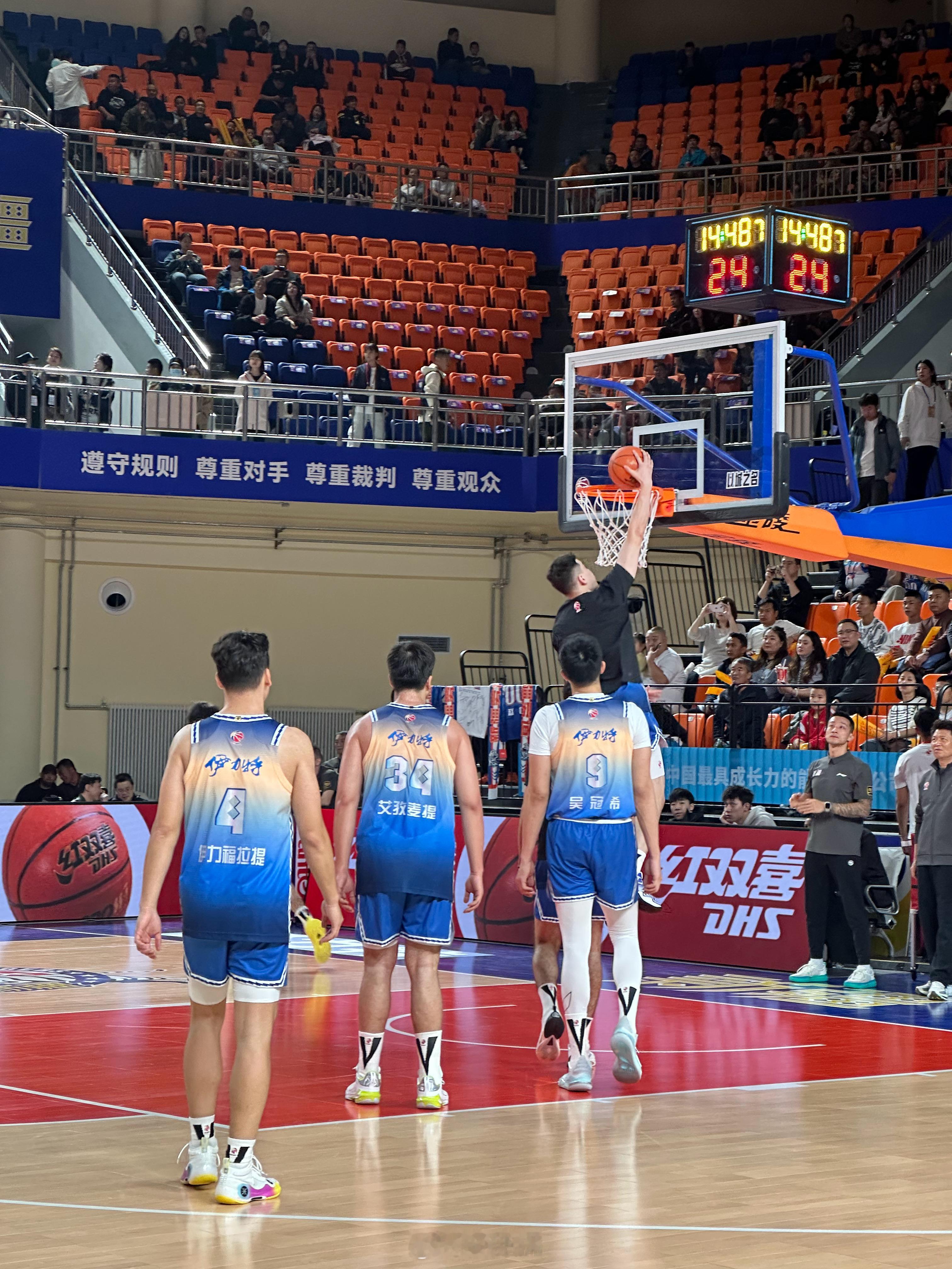 阿不都沙拉木赛前接受采访时表示，自己的伤病情况恢复不错，身体已经做好了打满全场的