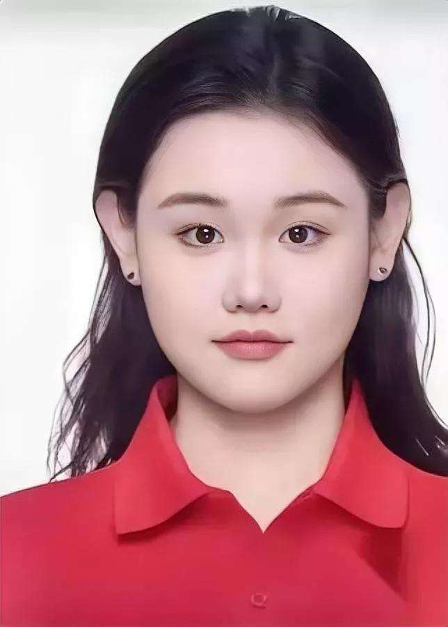说句实在话

面相真骗不了人

看张家齐最近的动态你就懂

前阵子她跟着全红婵的