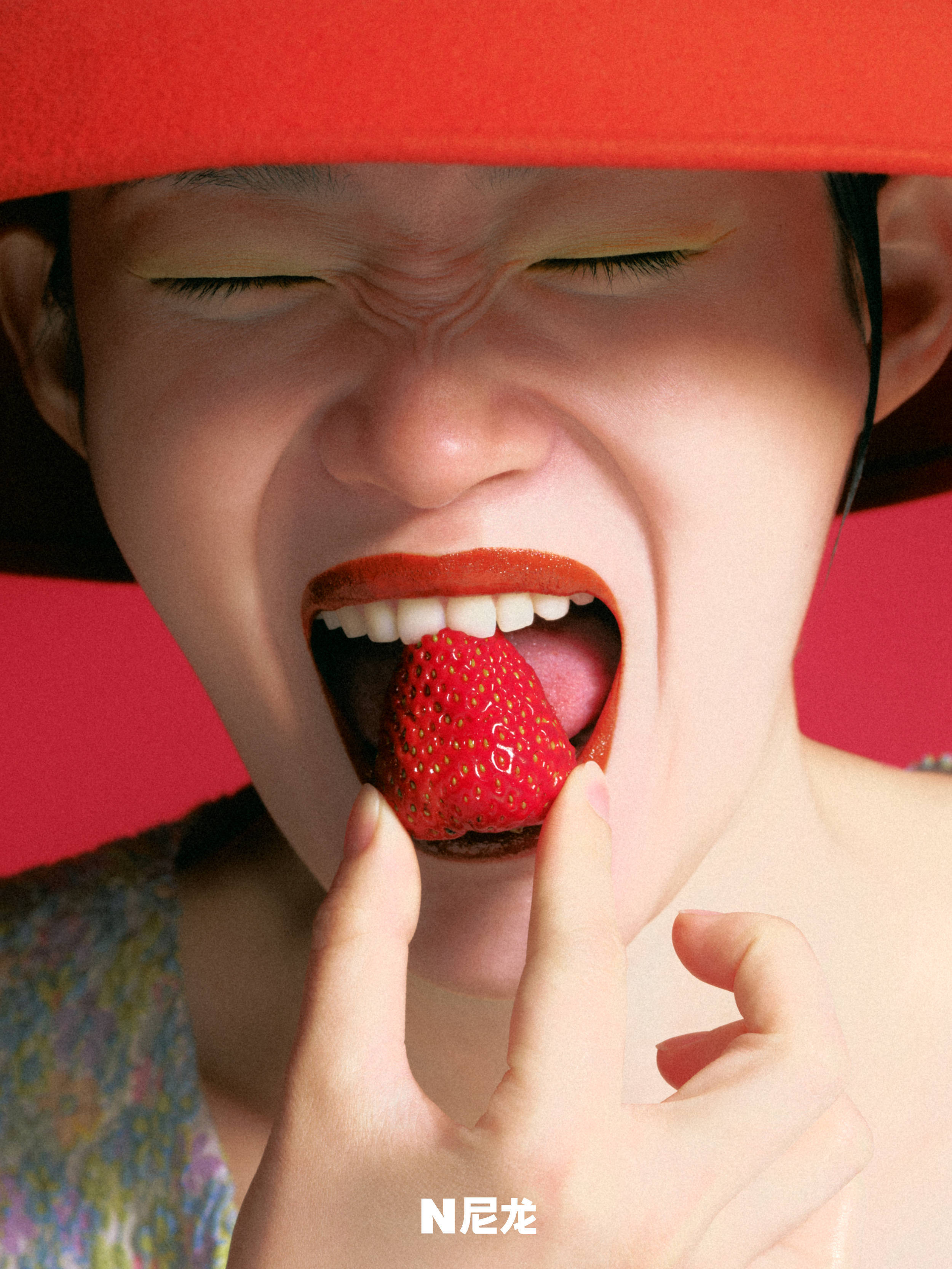 NYLON 四月刊 ，继去年亚洲超模群像选题后今年又拉来了二姐和陈瑜搭档合体 ，