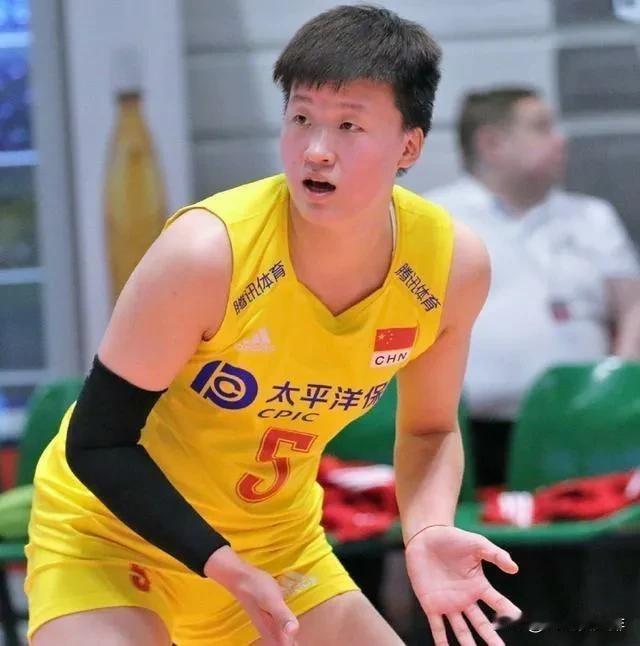 不得不说辽宁女排的实力增强了！
准确说从第二阶段开始。听说石冰彤、胡铭媛要加入了