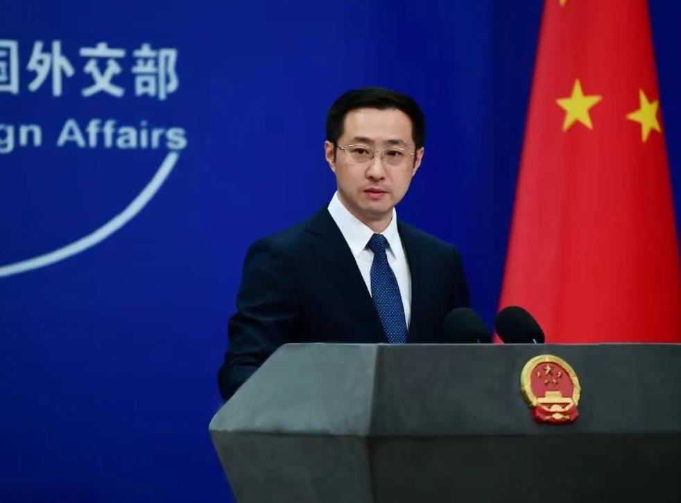 网友直呼喂不熟的狼，为什么还要救助菲律宾！菲律宾方面宣布，中国在2025年11月