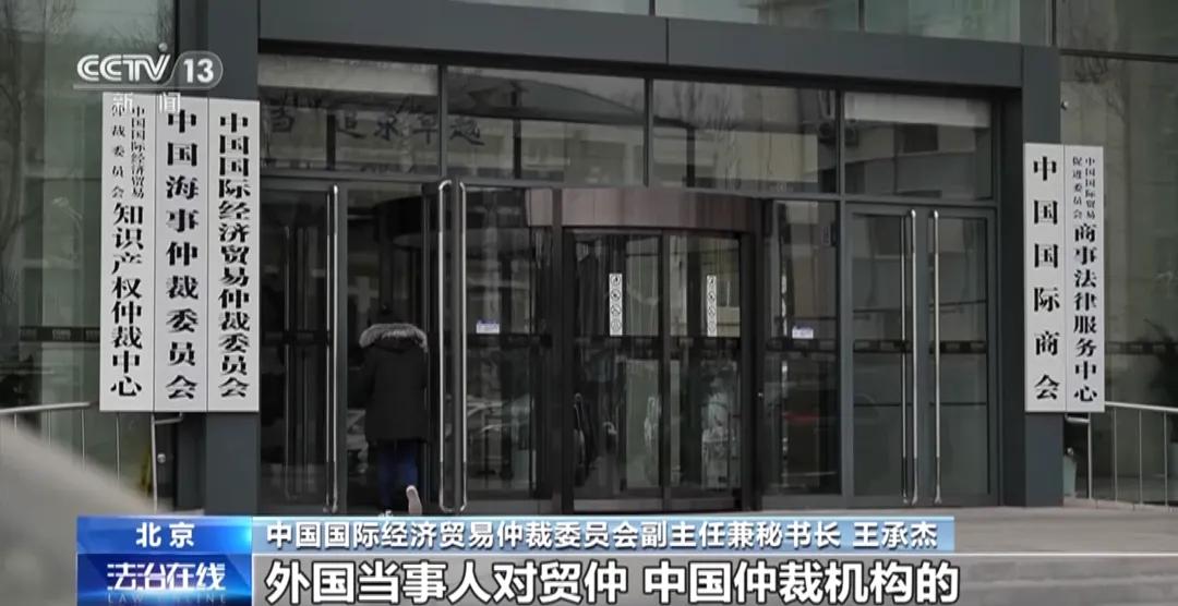这是个涉美加盟某知名品牌的案件，我看了他们之间几十页所谓的《特许协议》，越看越令