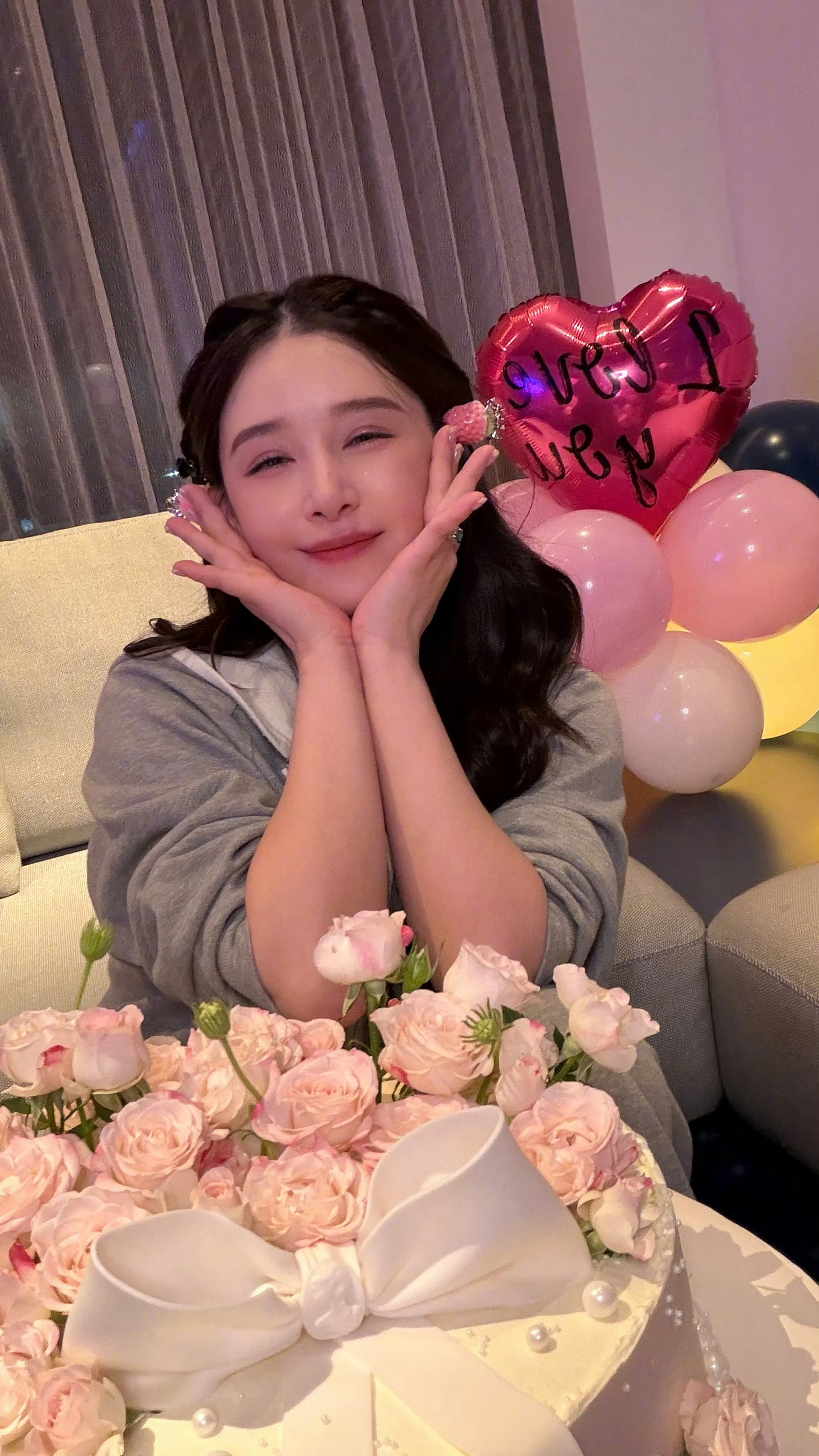 浪姐节目组给阚清子过生日阚清子生日晒浪姐合照 生日和姐姐们的合照来啦！状态好好呀