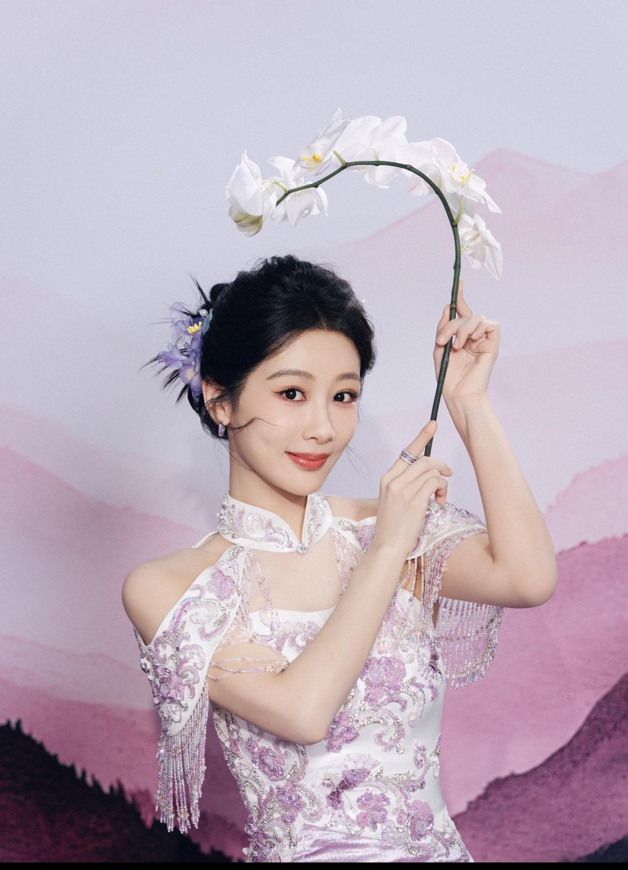 杨紫的《家业》开播了一段时间了

有演员私下采访的时候说，他都不敢相信，拍戏的时