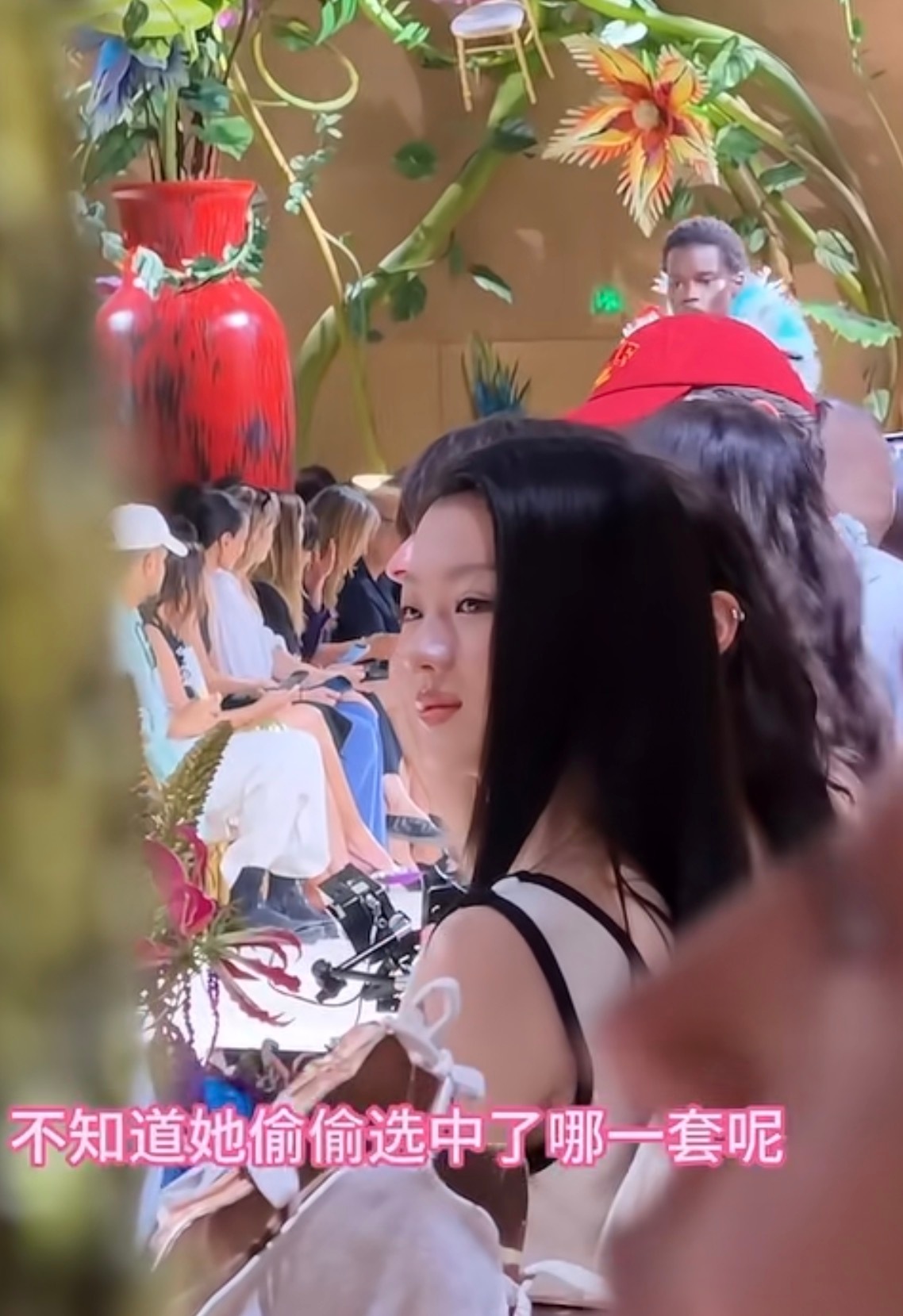 给单依纯热成蒸蛋了嗯 撒点葱花我就给她嚼了 单依纯回家！前两张侧脸真的完美鸡蛋脑