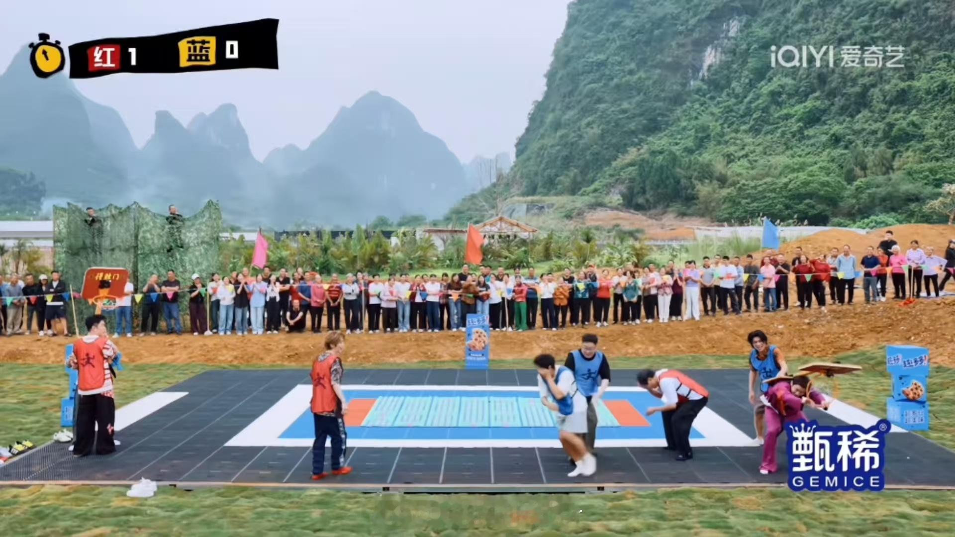邓超被谁打了邓超可以问鹿晗哈哈哈哈哈 有人觉得邓超被打很有笑点，有人觉得游戏中打