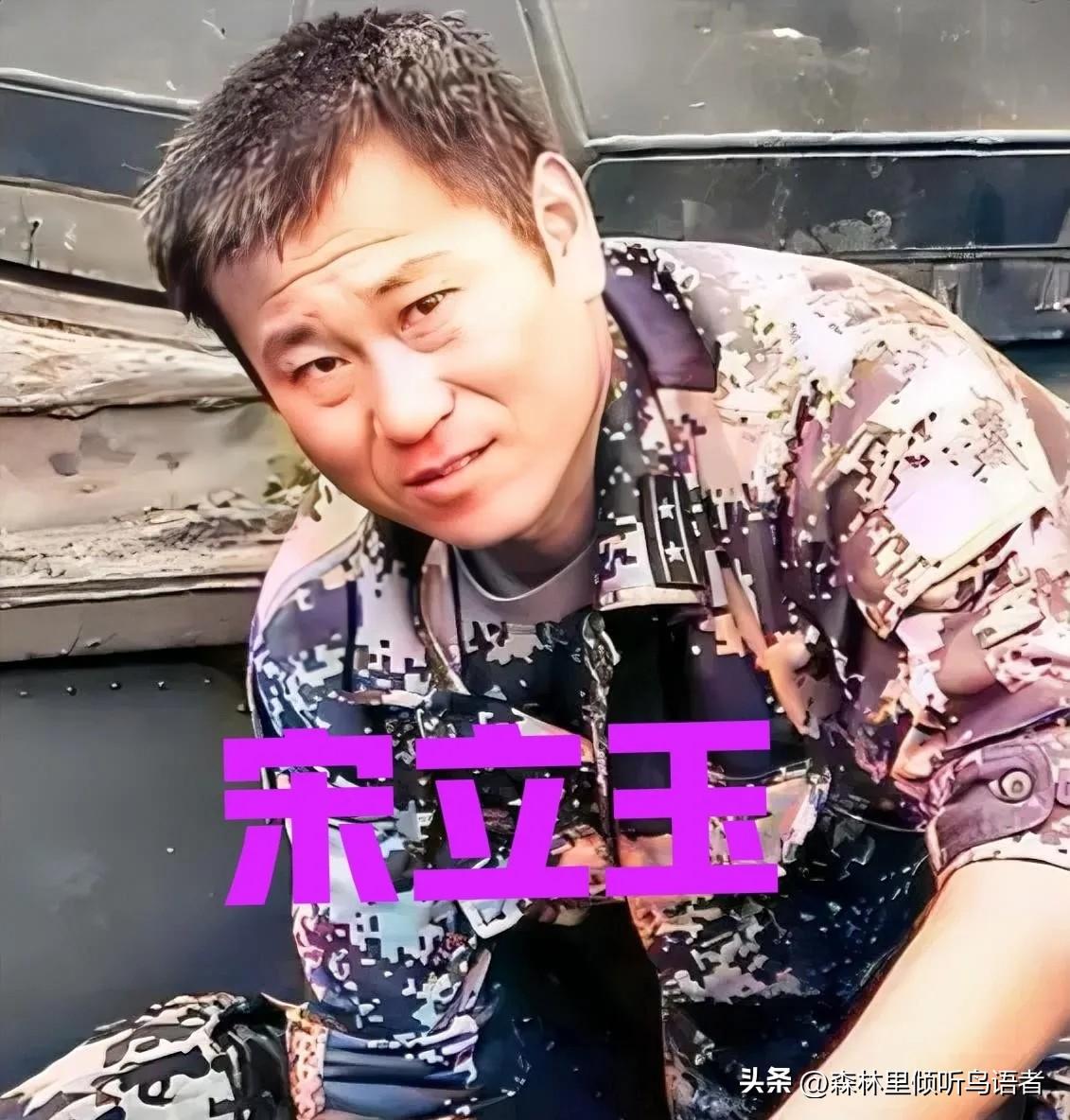 2010年，一辆步战车发生故障，厂家维修要20万，忽然，一人检查后：“两块五，不