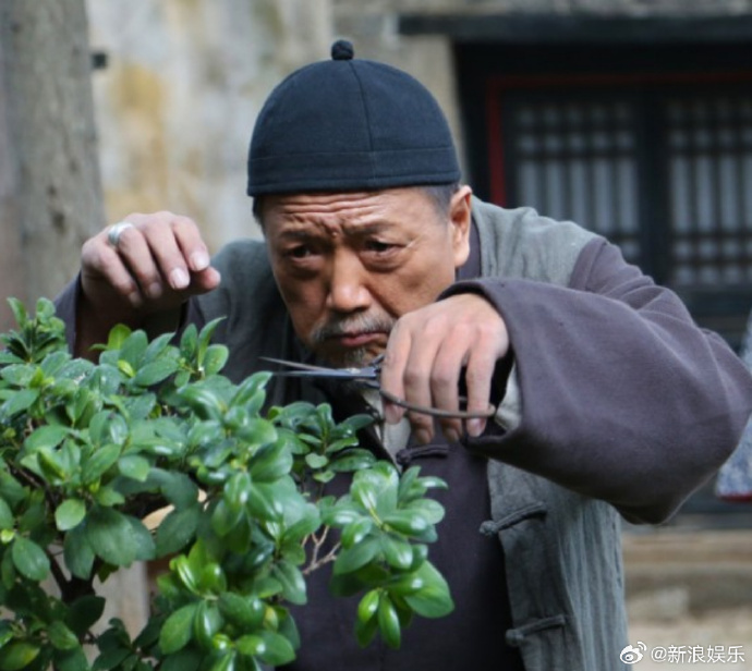 演员秦焰去世 秦焰老师的名字或许不是所有人都能立刻叫出来，但只要翻出他演过的剧集