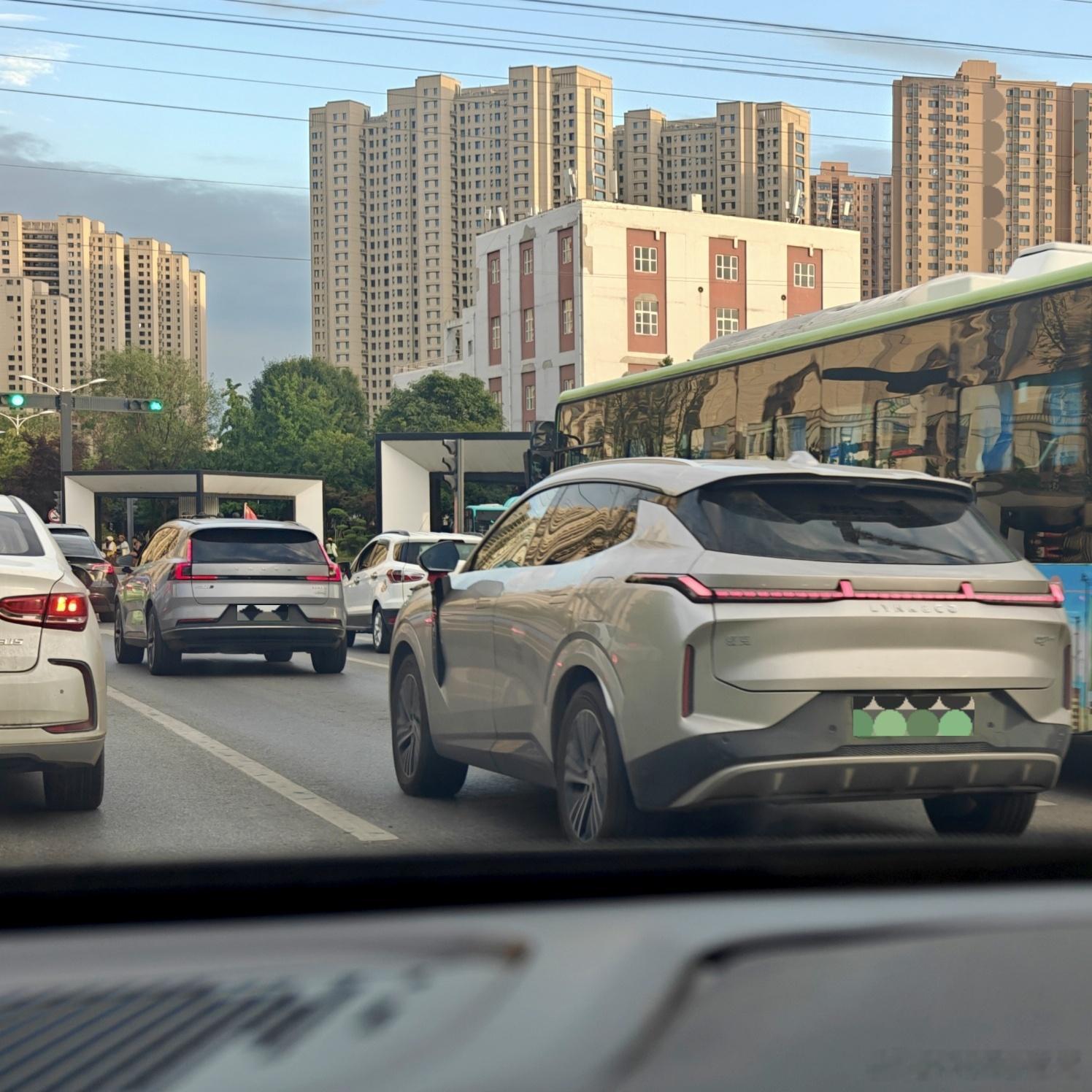 “你管我叫叔，我管你叫哥，咱们各论各的” 