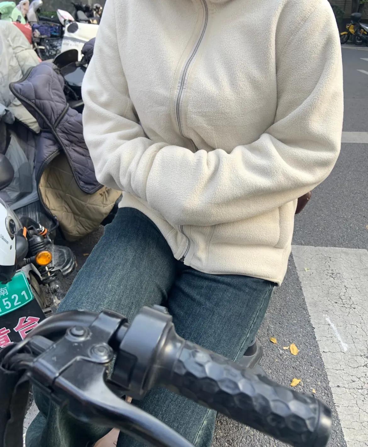 到底谁说优衣库的摇粒绒保暖啊啊啊!！！

随着5G降温的到来，冷得简直让人直打哆